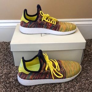PW Tennis HU worn lightly in great condition!